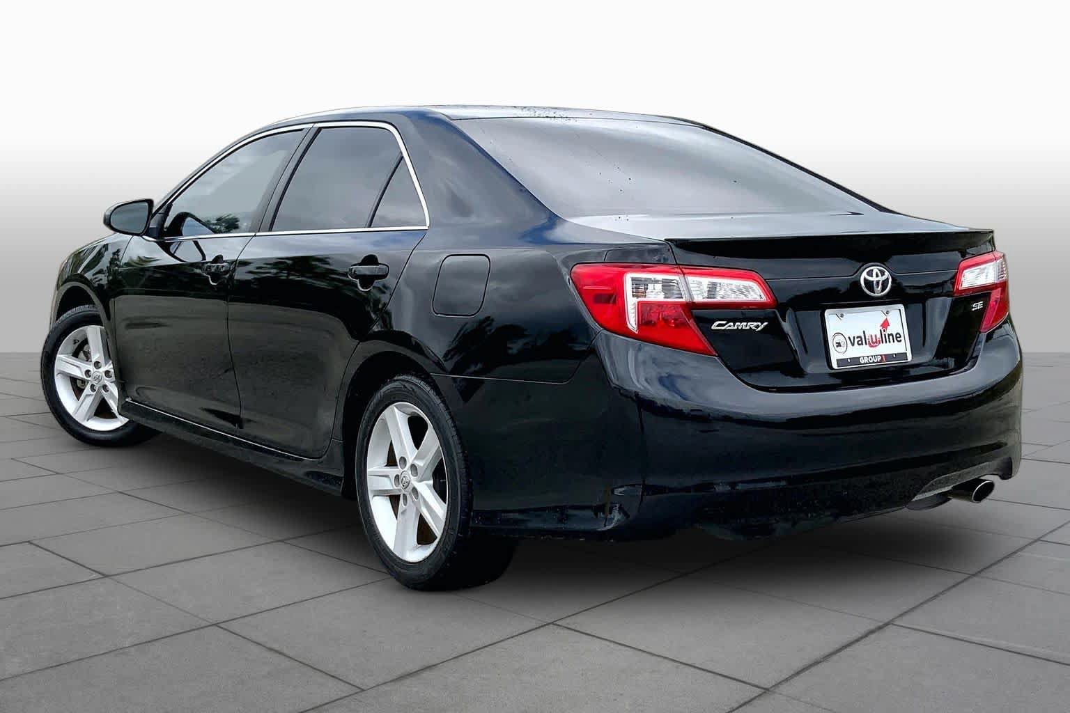Used 2012 Toyota Camry SE FWD image 12