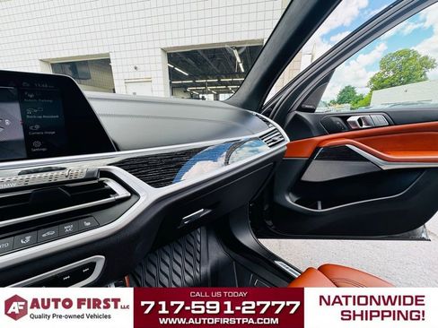 Used 2022 BMW X7 M50i w/ Executive Package image 16