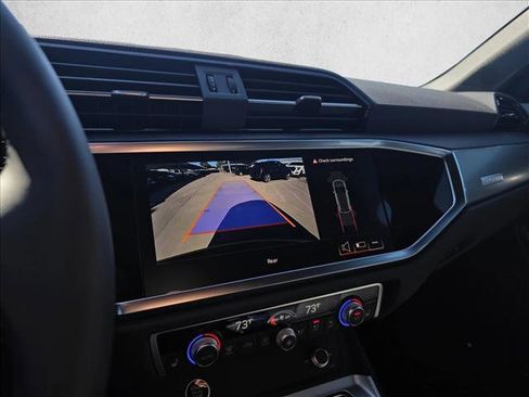 New 2025 Audi Q3 2.0T Premium image 23