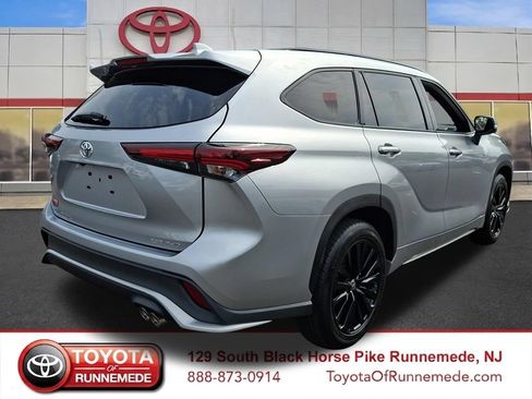 Certified 2025 Toyota Highlander XSE AWD/4WD image 5