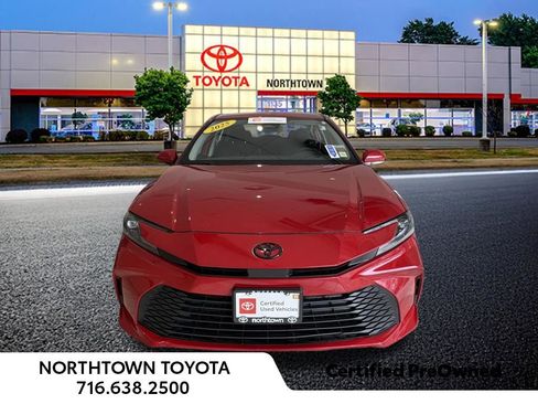 Used 2025 Toyota Camry LE w/ Convenience Package image 5