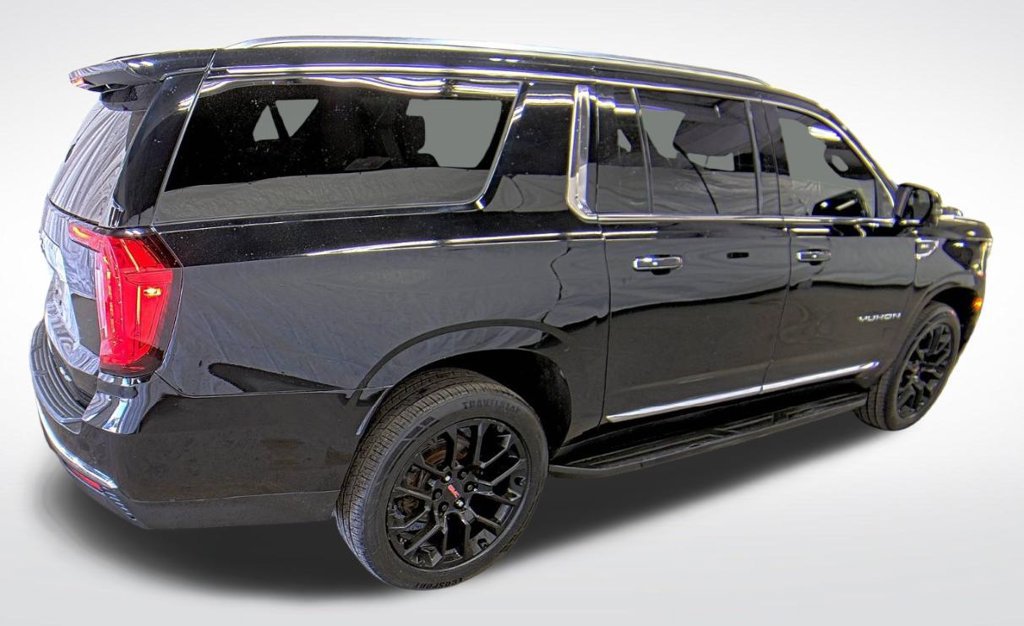 Used 2022 GMC Yukon XL SLT w/ SLT Luxury Package AWD/4WD image 4