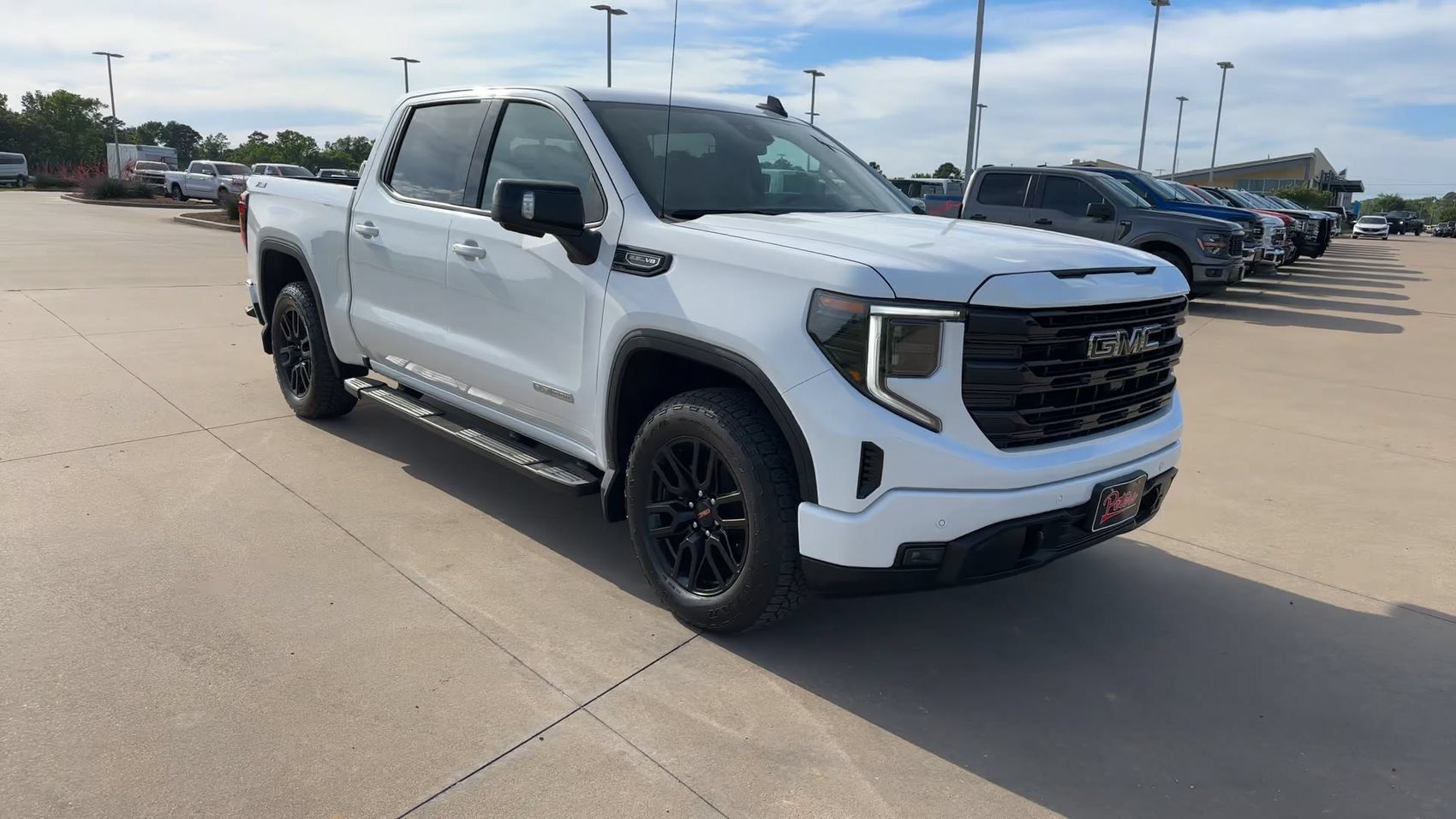 Used 2024 GMC Sierra 1500 Elevation w/ Elevation Premium Package AWD/4WD image 2