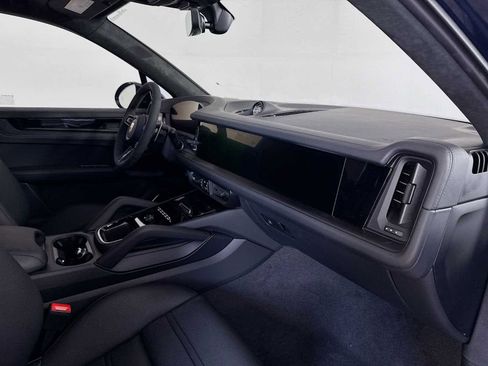 New 2026 Porsche Cayenne GTS image 22