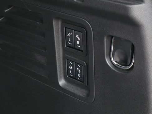 Certified 2026 Buick Enclave Sport Touring w/ Power Package image 29