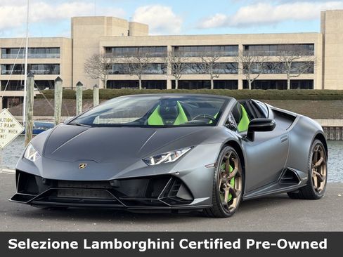 Used 2023 Lamborghini Huracan EVO image 1