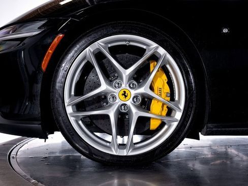Used 2024 Ferrari Roma Spider image 17