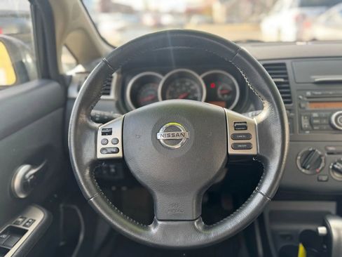 Used 2011 Nissan Versa Hatchback w/ Premium Pkg FWD image 21