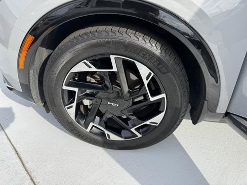 Used 2024 Kia Sportage SX image 28