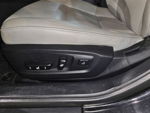 Used 2016 Lexus ES 350 w/ Premium Package w/Wood Trim FWD image 17