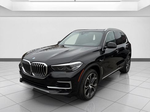 Used 2023 BMW X5 xDrive45e image 2