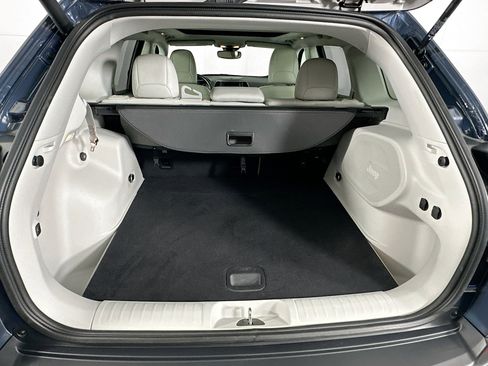 Used 2021 Jeep Cherokee Latitude Lux w/ Sun & Sound Group image 30