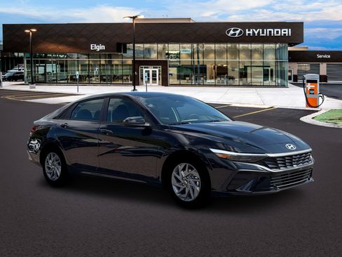 Certified 2026 Hyundai Elantra Hybrid FWD image 10