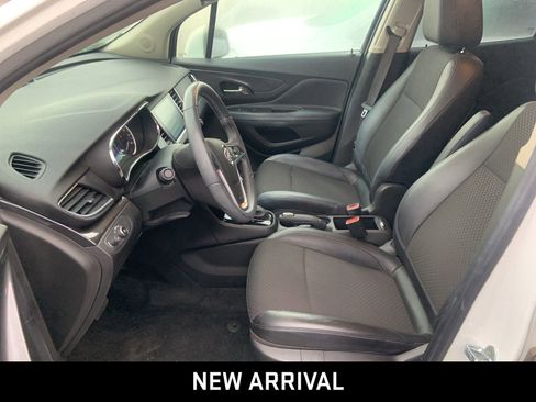 Used 2021 Buick Encore Preferred w/ Safety Package image 7