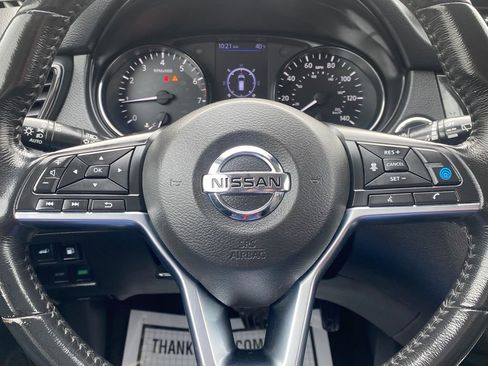 Used 2018 Nissan Rogue SL w/ Premium Package image 24