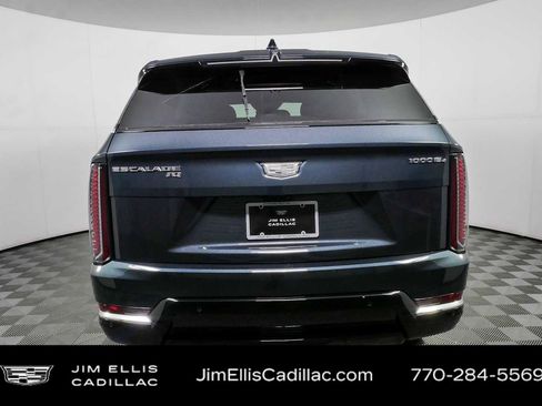 Certified 2025 Cadillac Escalade IQ Luxury 2 w/ LPO, Premium Carpet Package AWD/4WD image 30