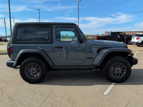 Used 2024 Jeep Wrangler Sport S image 9