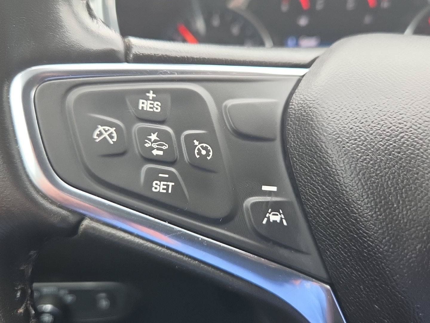 Used 2020 Chevrolet Equinox LT FWD image 12
