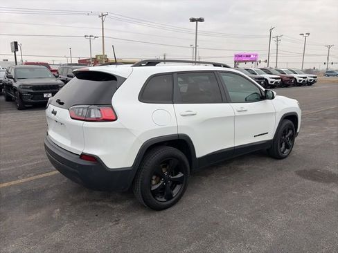 Used 2020 Jeep Cherokee Latitude Plus image 5