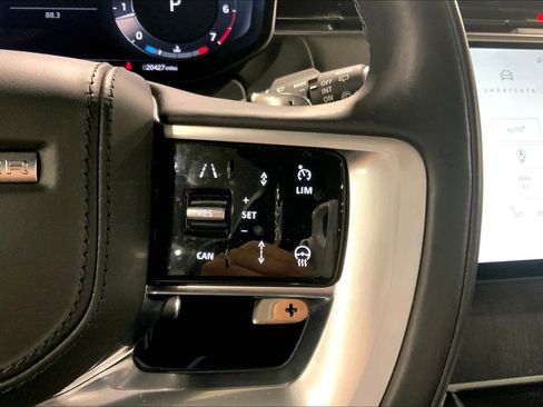 Used 2024 Land Rover Range Rover SE image 24