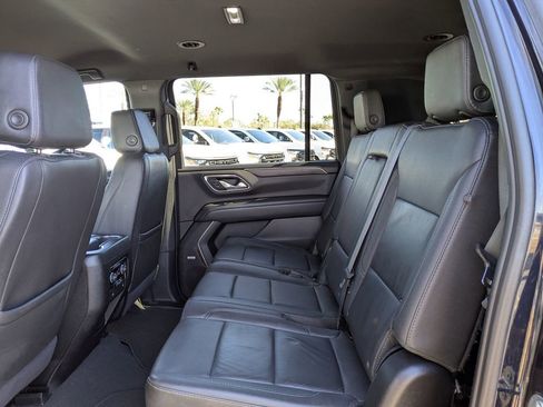 Used 2024 Chevrolet Suburban LT image 15
