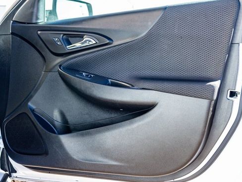 Used 2024 Chevrolet Malibu LT image 17