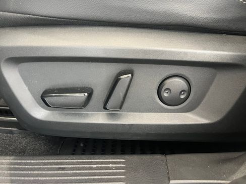 Used 2023 Nissan Rogue SL w/ SL Premium Package image 12