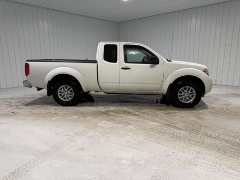 Used 2018 Nissan Frontier SV image 7