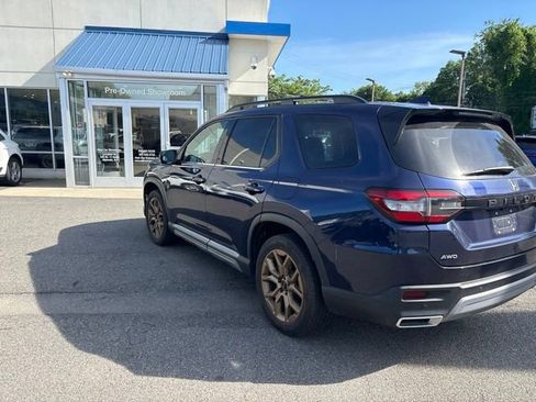 Used 2024 Honda Pilot Touring image 7
