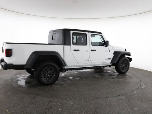 Used 2025 Jeep Gladiator Sport AWD/4WD image 13