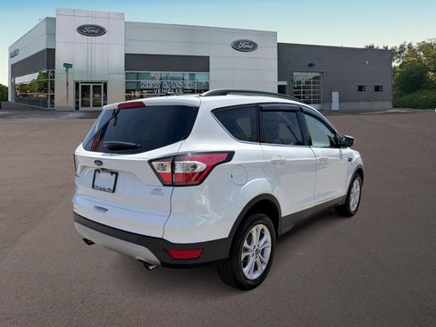 Used 2018 Ford Escape SE w/ Ford Safe & Smart Package FWD image 11