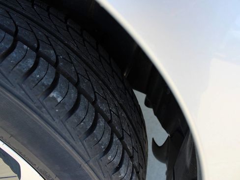 Used 2017 Subaru Forester 2.5i Premium image 12