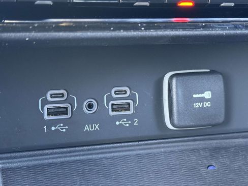 Used 2025 Jeep Grand Cherokee Altitude AWD/4WD image 6
