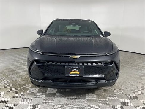 New 2026 Chevrolet Equinox EV LT image 24