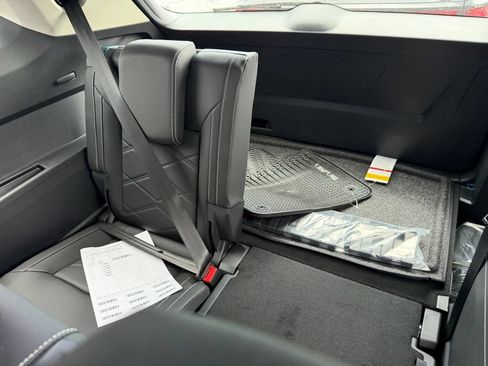 New 2026 Volkswagen Atlas SE FWD image 19