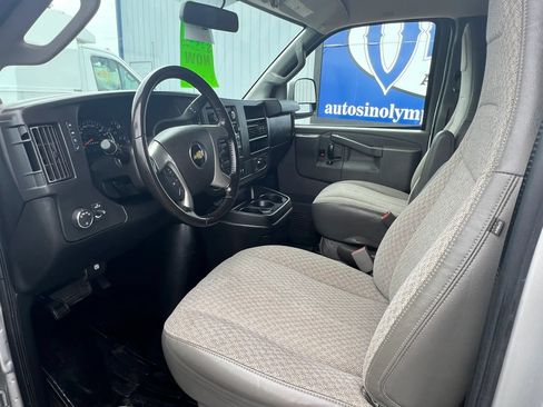 Used 2017 Chevrolet Express 3500 LT w/ LT Preferred Equipment Group RWD image 17