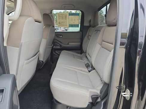 Used 2022 Nissan Frontier SV image 18