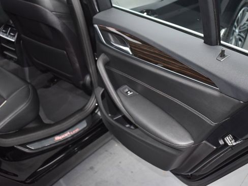 Used 2019 BMW 530i xDrive w/ Convenience Package image 16