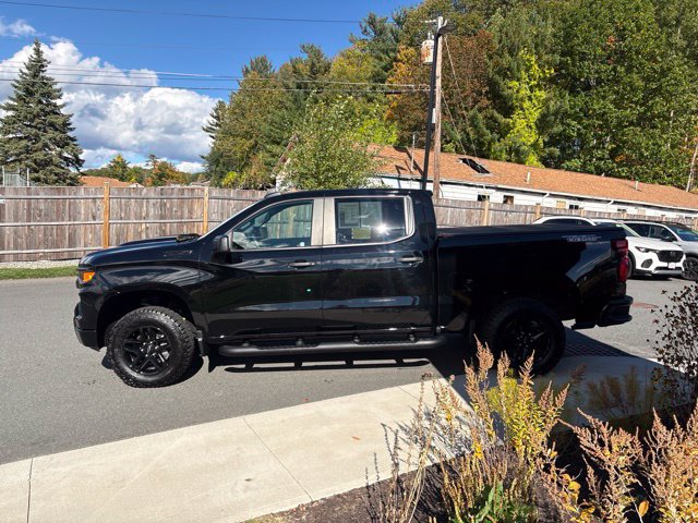 Used 2024 Chevrolet Silverado 1500 Custom Trail Boss AWD/4WD image 6