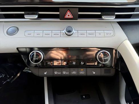 New 2026 Hyundai Elantra Limited FWD image 22