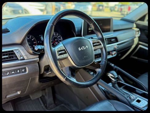 Used 2022 Kia Telluride EX w/ EX Premium Package image 23