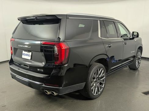 Used 2025 GMC Yukon Denali Ultimate w/ LPO, Floor Liner Package AWD/4WD image 7