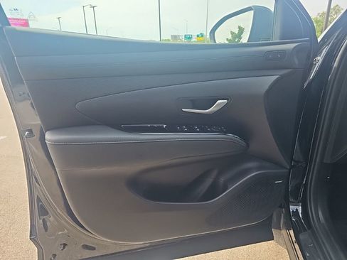 Certified 2025 Hyundai Tucson Limited FWD image 10