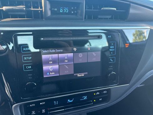 Used 2019 Toyota Corolla SE FWD image 14
