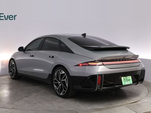 Used 2024 Hyundai Ioniq 6 SEL RWD image 17