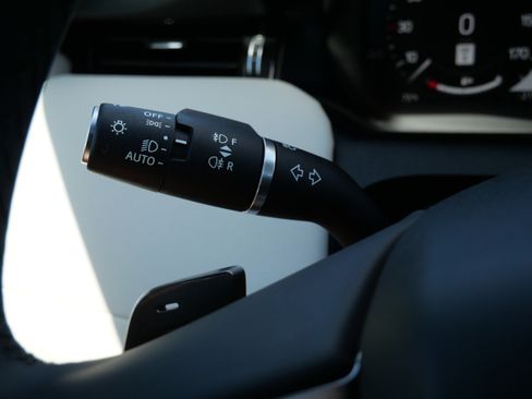 Used 2025 Land Rover Discovery Sport S AWD/4WD image 31