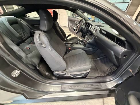 Used 2017 Ford Mustang GT w/ GT Performance Package RWD image 40