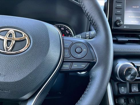 Used 2022 Toyota RAV4 XLE w/ Convenience Package AWD/4WD image 11