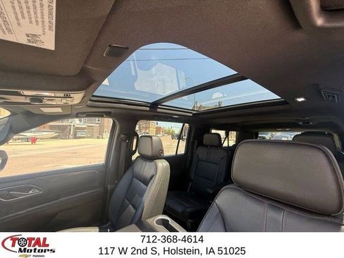Used 2022 Chevrolet Suburban RST w/ Luxury Package AWD/4WD image 27
