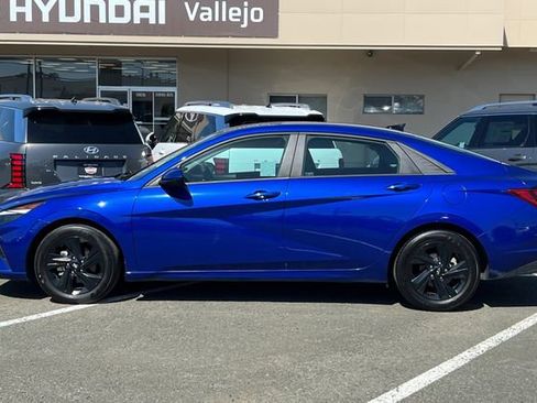 Used 2023 Hyundai Elantra SEL FWD image 9